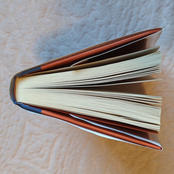 EUC Where the Crawdads Sing Hardcover Novel - Picture 5 of 5